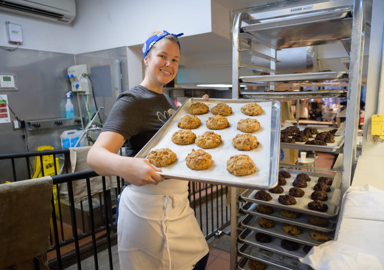 How to Develop Discipline and Professionalism in Your Baking Career